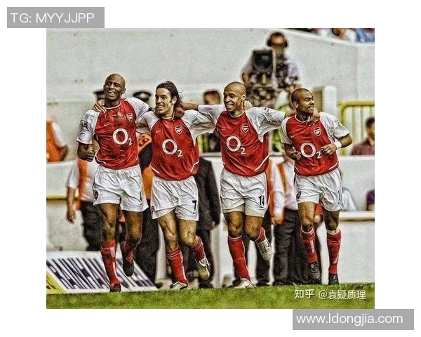 足球明星与其他明星相遇时的精彩瞬间与趣味互动揭秘